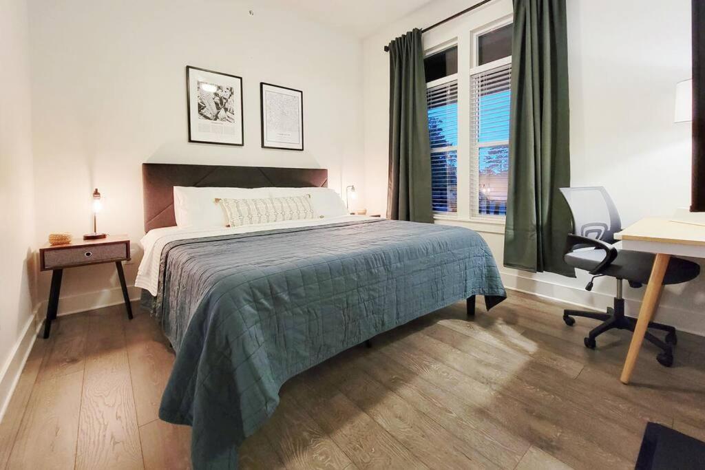 New Stylish Getaway- 5 Mil To Uptown/3 Smart Tvs! Lägenhet Charlotte Exteriör bild