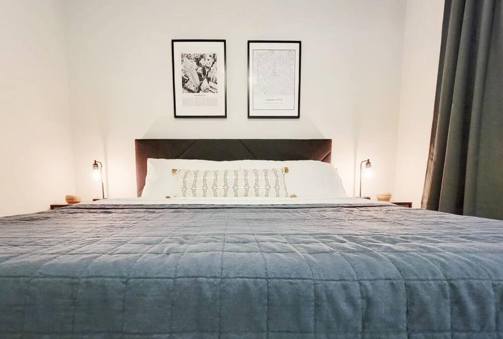 New Stylish Getaway- 5 Mil To Uptown/3 Smart Tvs! Lägenhet Charlotte Exteriör bild